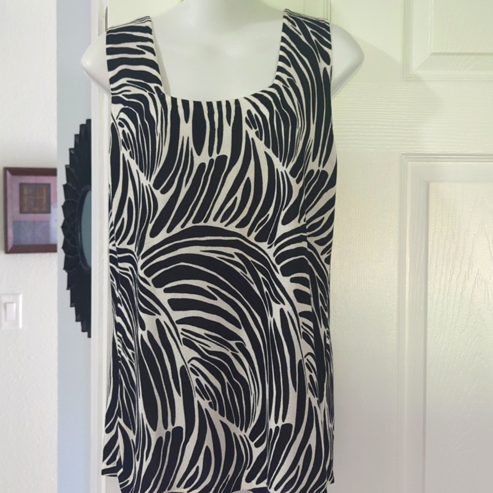 NWT Dana Buchman Sleeveless Reversible Medium Top